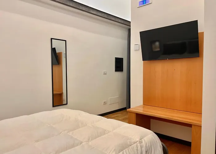 Dimore Diffuse R H בית הארחה 3*