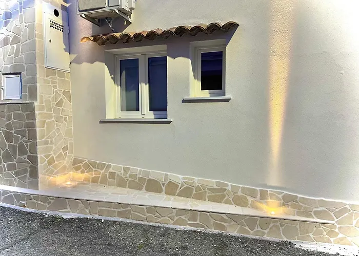 Dimore Diffuse R H בית הארחה